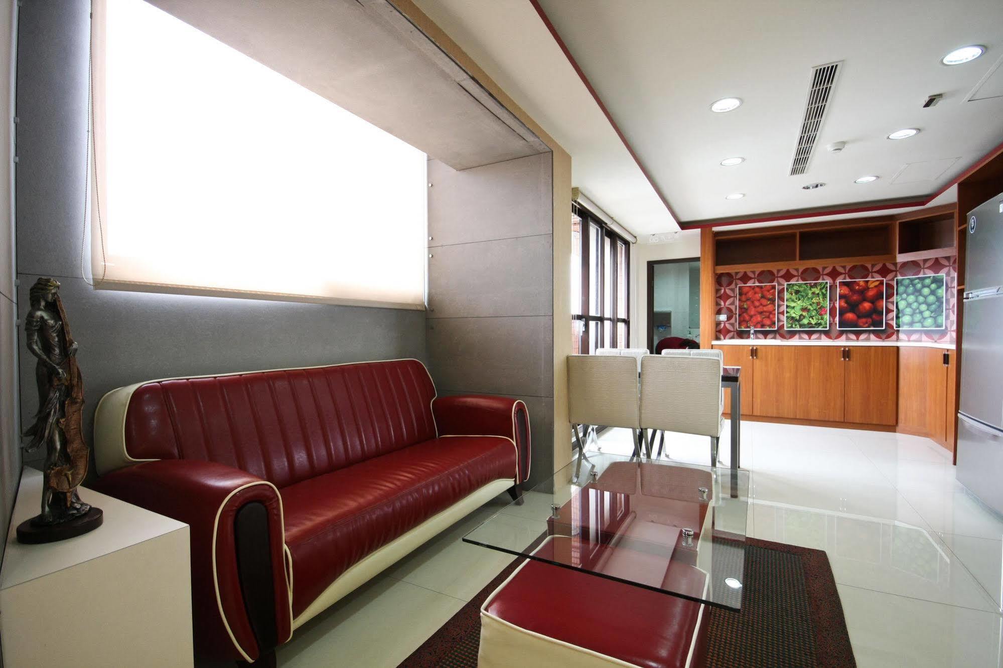 Talmud Hotel Gongyuan Тайджун Екстериор снимка